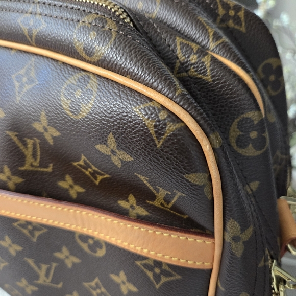 EUC Louis Vuitton Monogram Canvas Reporter GM - Picture 14 of 17